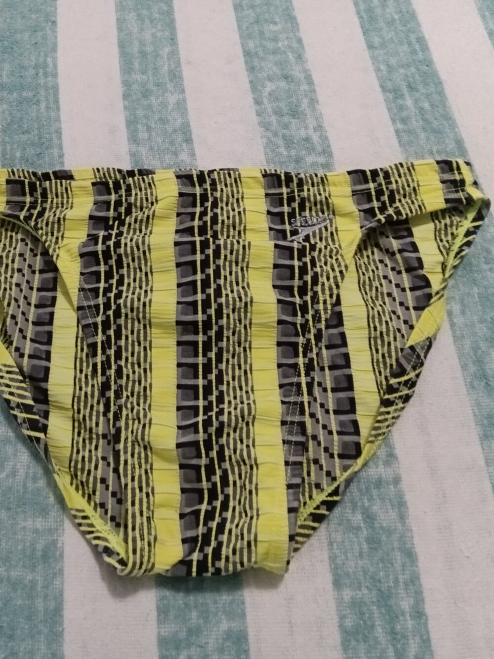 (*) VINTAGE 1-INCH SPEEDO TEXTURED SWIM BRIEF, SIZE 34" - Pre-Owned